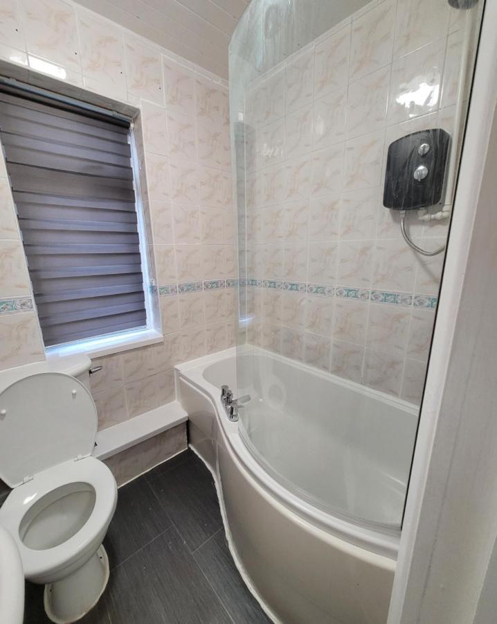 The Comfy Resort, Free Private Parking & Wifi, 9 Beds Colchester Extérieur photo