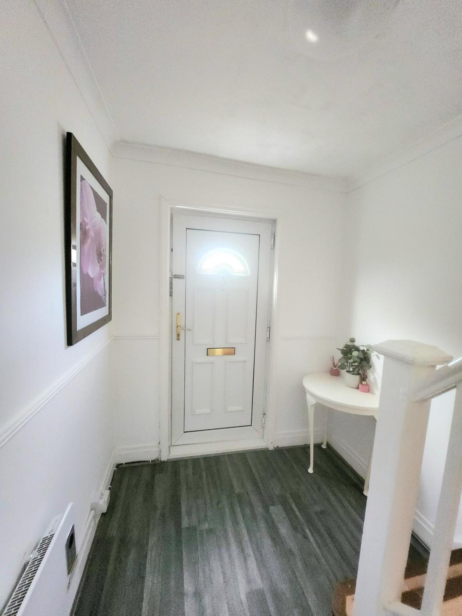 The Comfy Resort, Free Private Parking & Wifi, 9 Beds Colchester Extérieur photo